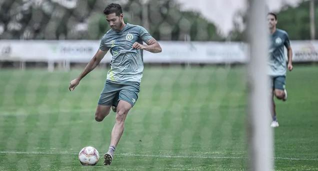 Catarinense: Chapecoense terá desfalques de zagueiro e volante para a semifinal