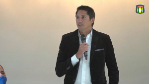 Time rebaixado no Paulistão inicia reestruturação e apresenta pentacampeão Edmilson