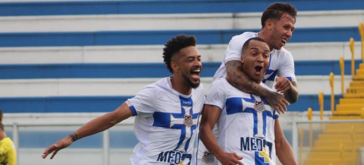 Água Santa jogou com alegria e segue ivnicto