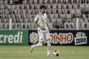 Com quadro viral, Zagueiro é dúvida do Santos para duelo contra The Strongest