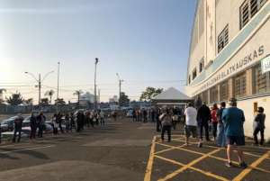 Em dias sem público, estádio de time da Série A2 tem aglomeração por causa da vacina