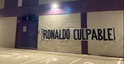 Torcida de clube espanhol culpa Ronaldo Fenômeno por má fase no Espanhol
