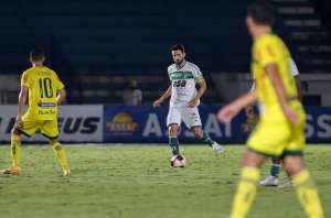 Zagueiro recebe proposta do exterior e deve deixar o Guarani