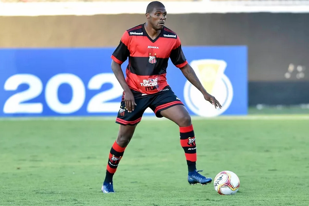 Visando Série C, Santa Cruz contrata lateral que disputou o Paulistão pelo São Bento