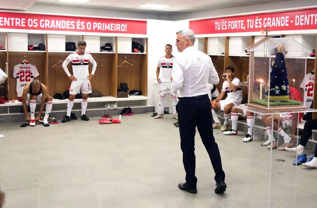 Crespo colocará time reserva contra Racing