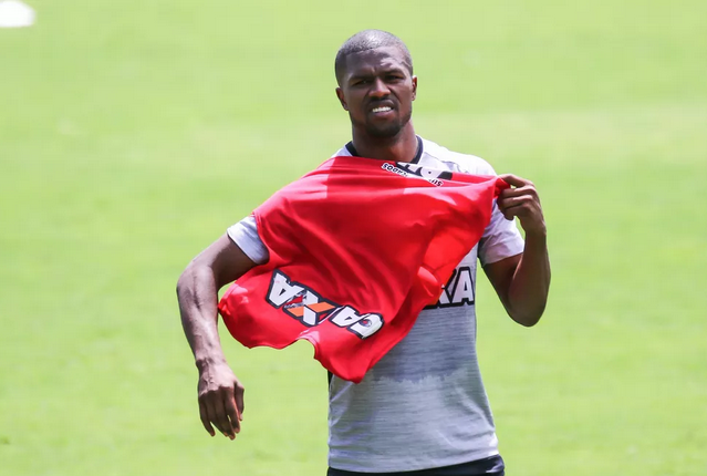 Lateral ex-Atlético-MG irá receber R$800 mil após acordo com o clube na Justiça