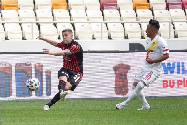 Flamengo busca acertar retorno de meia antes da final do Campeonato Carioca