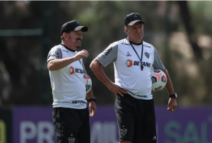 Libertadores: Maratona e vaga antecipada devem fazer Cuca escalar alguns reservas