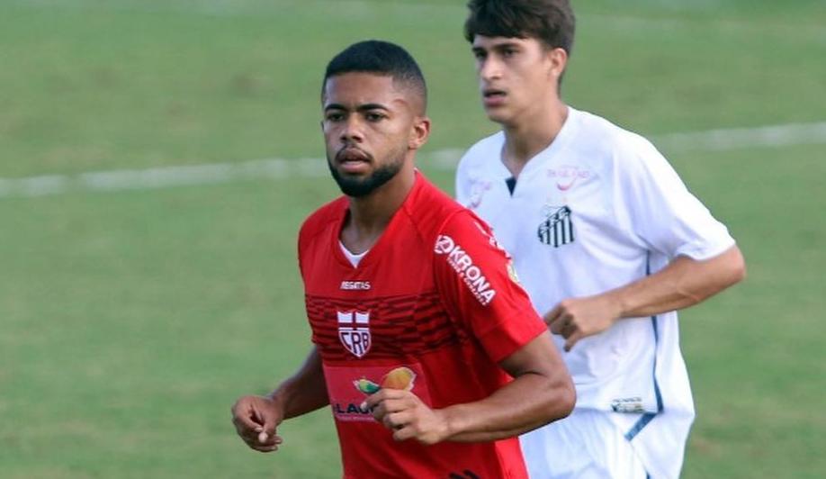 Em busca do acesso, clube tradicional de Minas Gerais anuncia jovem lateral