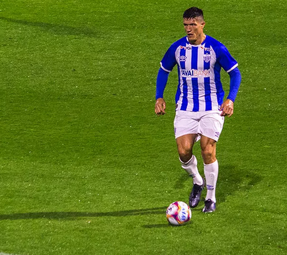 De olho na Série B, Confiança anuncia zagueiro com passagem por time da A2