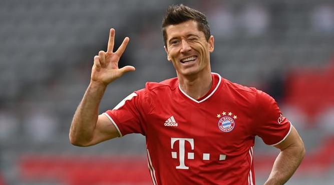 Finalista da Liga dos Campeões avalia a contratação de Robert Lewandowski