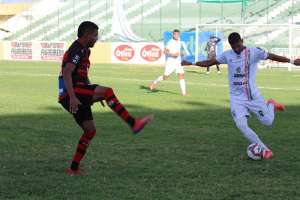 Sousa-PB 3 x 2 Campinense-PB - Em jogo com duas viradas, Dinossauro vence na Série D