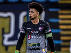 Série D: Goleiro explica revolta e se diz arrependido por soco em árbitro: 'Totalmente errado'