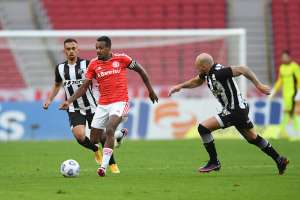 Internacional 1 x 1 Ceará - Empate em jogo polêmico e pressão para todo lado
