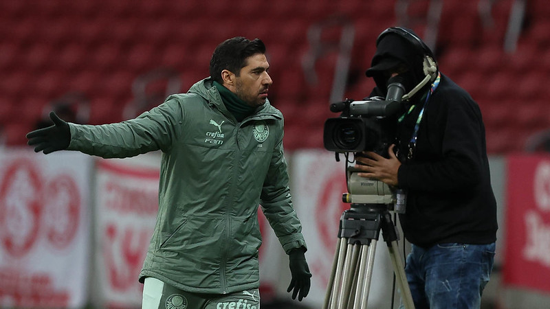 Abel Ferreira destaca ‘alma muito grande’ do Palmeiras em vitória sobre o Inter