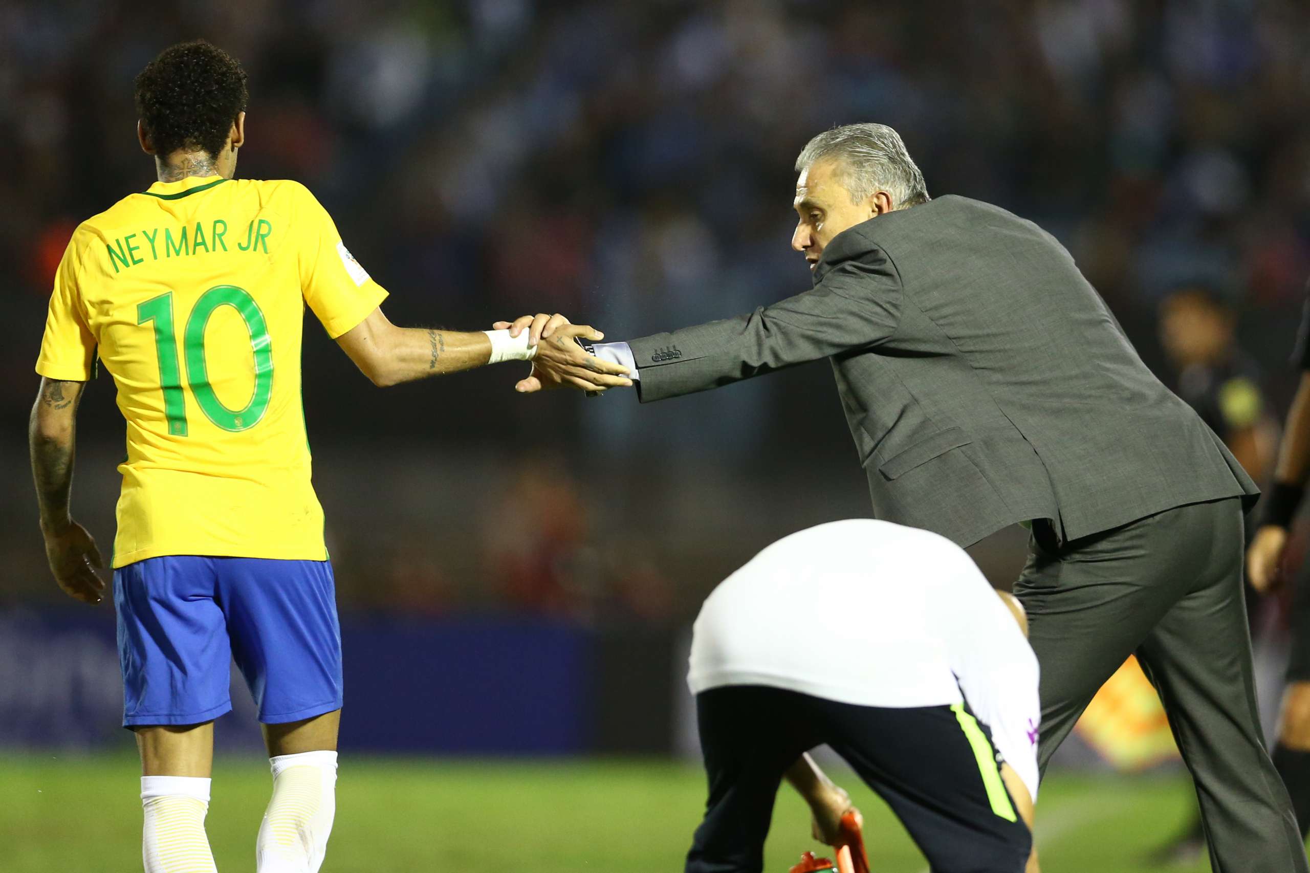 Tite destaca ‘relação de lealdade’ com Neymar e pede calma com Gabigol