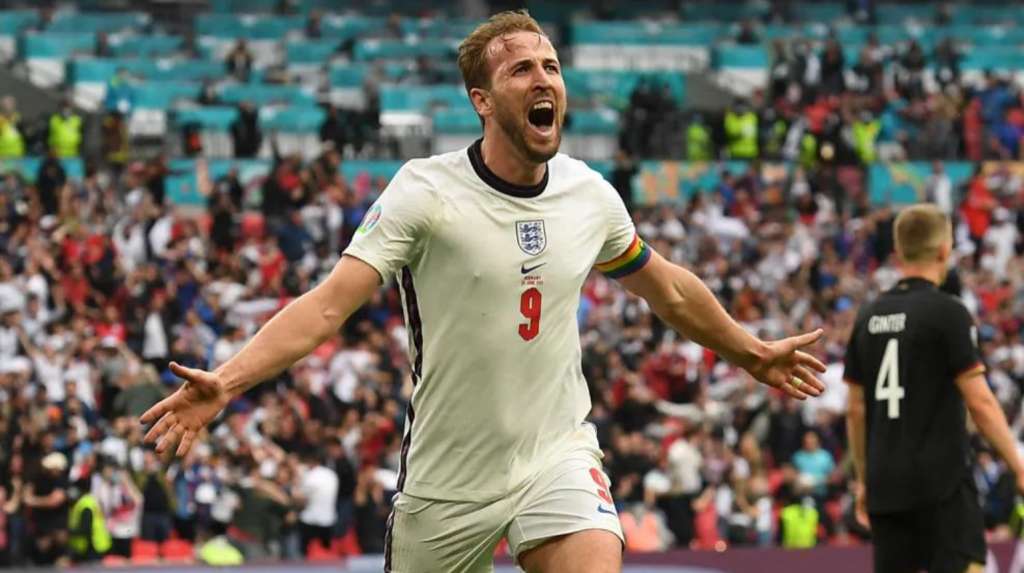 INGLÊS: Harry Kane dá vitória ao Tottenham e chega marca histórica