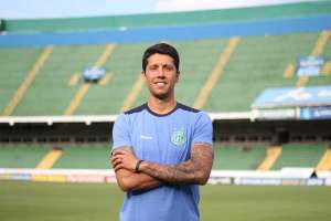Série B: Vila Nova abre conversas com ex-técnico do Guarani