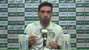 Triste com críticas, Abel Ferreira cobra apoio por um Palmeiras 'mais temido'