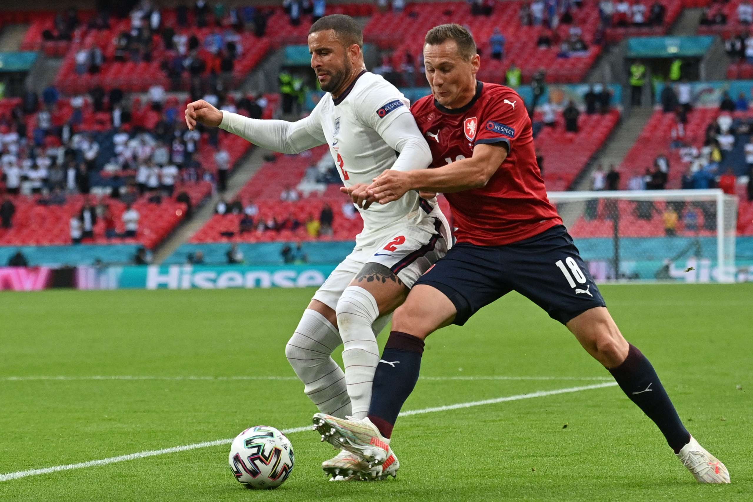 EUROCOPA: Inglaterra vence e passa em 1º em grupo; croatas e checos também avançam