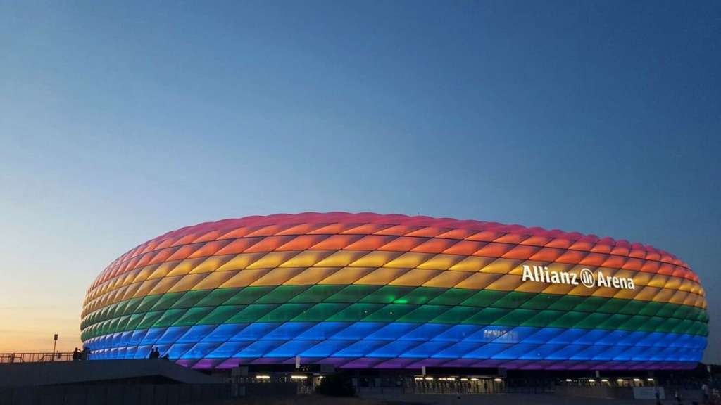 Uefa defende decisão sobre arena em Munique, mas usa cores do arco-íris em logo