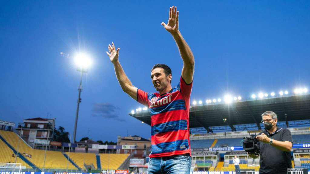 Buffon revela motivo de ter rejeitado o Barcelona para fechar com o Parma