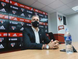 Crespo evita caça às bruxas após o tropeço do São Paulo: 'Se tem culpado, sou eu'