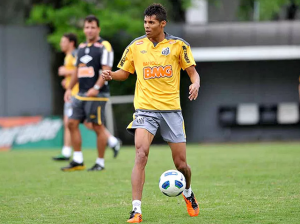 Série B: Sampaio Corrêa anuncia zagueiro com passagens no Japão e no Santos