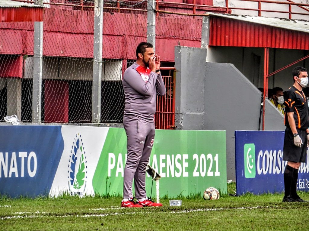 Série D: Rio Branco-PR recontrata técnico apenas três jogos após demissão