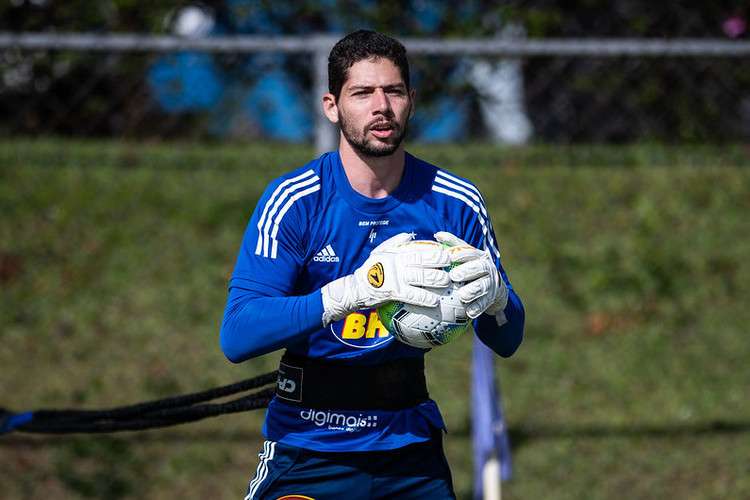 Série B: Guarani acerta com goleiro do Cruzeiro