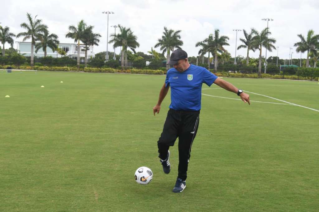 Com treinador brasileiro, Seleção de Guiana foca na Copa Ouro