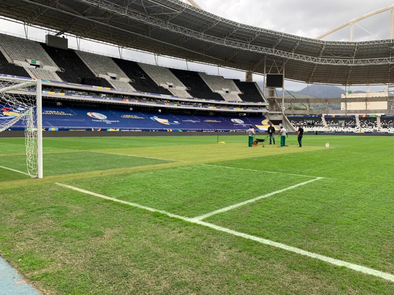 Copa América: Gramado do Nilton Santos passa por reparos para receber Brasil x Chile