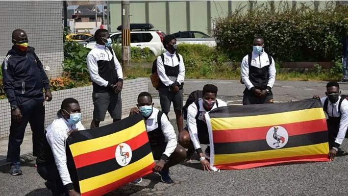 Delegação de Uganda entra em quarentena após caso de covid-19 na chegada a Tóquio
