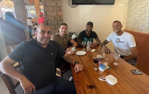 Dupla queridinha da torcida posta foto com diretor do Vasco e agita redes sociais