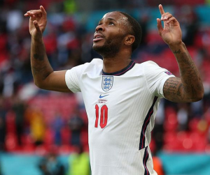 Atacante do Manchester City pode ter contrato renovado após final da Eurocopa