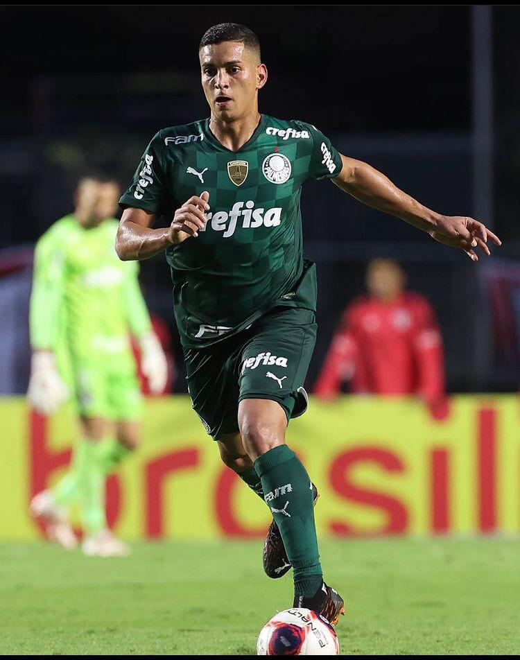 Renan destoa de outras revelações do Palmeiras e ganha a confiança de Abel