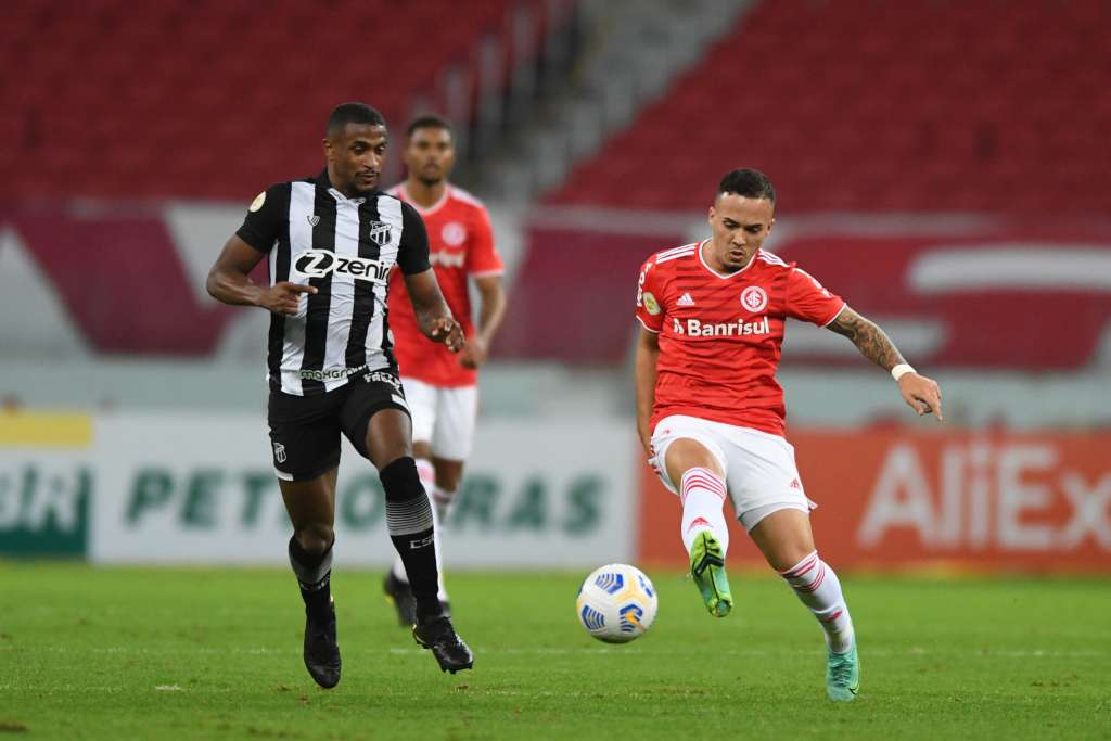 Atacante do Internacional é emprestado ao Porto; Lateral deve ser o próximo