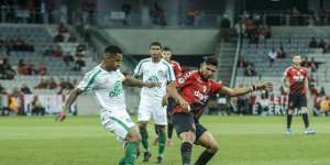 Athletico-PR x Chapecoense - Liderança, tabu, treinadores fora do banco e mais...