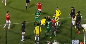 Atacante da Chape se desculpa após 'momento de fúria' em jogo contra o Inter