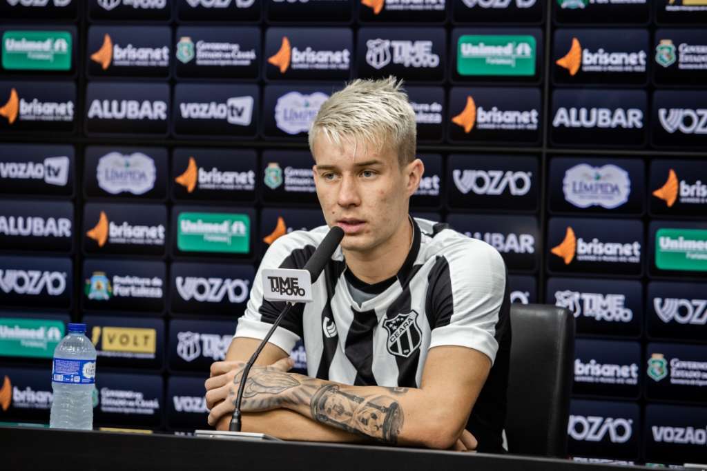Volante rescinde com o Ceará e acerta com clube com nome difícil de falar