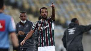 Nenê completa 100 jogos pelo Fluminense com gol da vitória: 