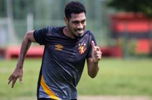 É oficial! Clube da Série B acerta e anuncia contratação de Hernane Brocador
