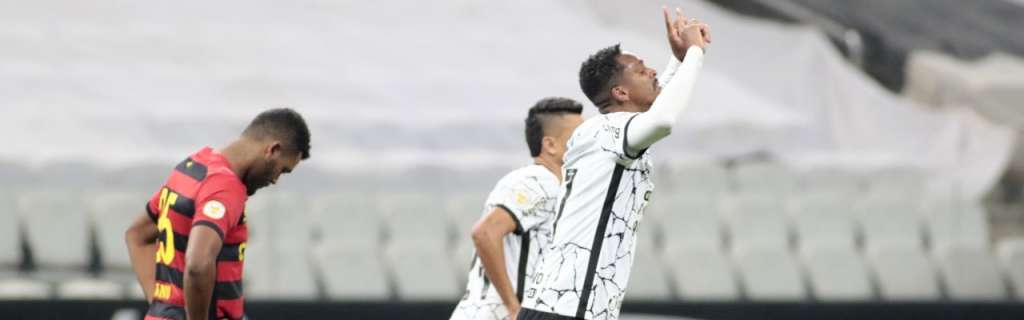 Jô responde críticas com gol e diz entender cobranças: ‘Conheço bem o clube’