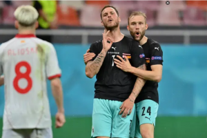 Acusado de racismo, jogador da Áustria é suspenso por um jogo na Eurocopa