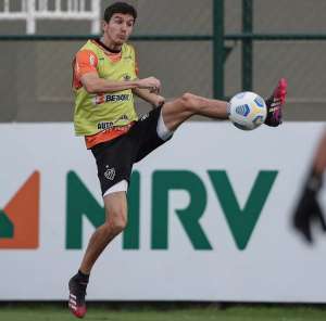 Sem vencer há três jogos, Atlético-MG ganha reforços, mas terá que improvisar na lateral