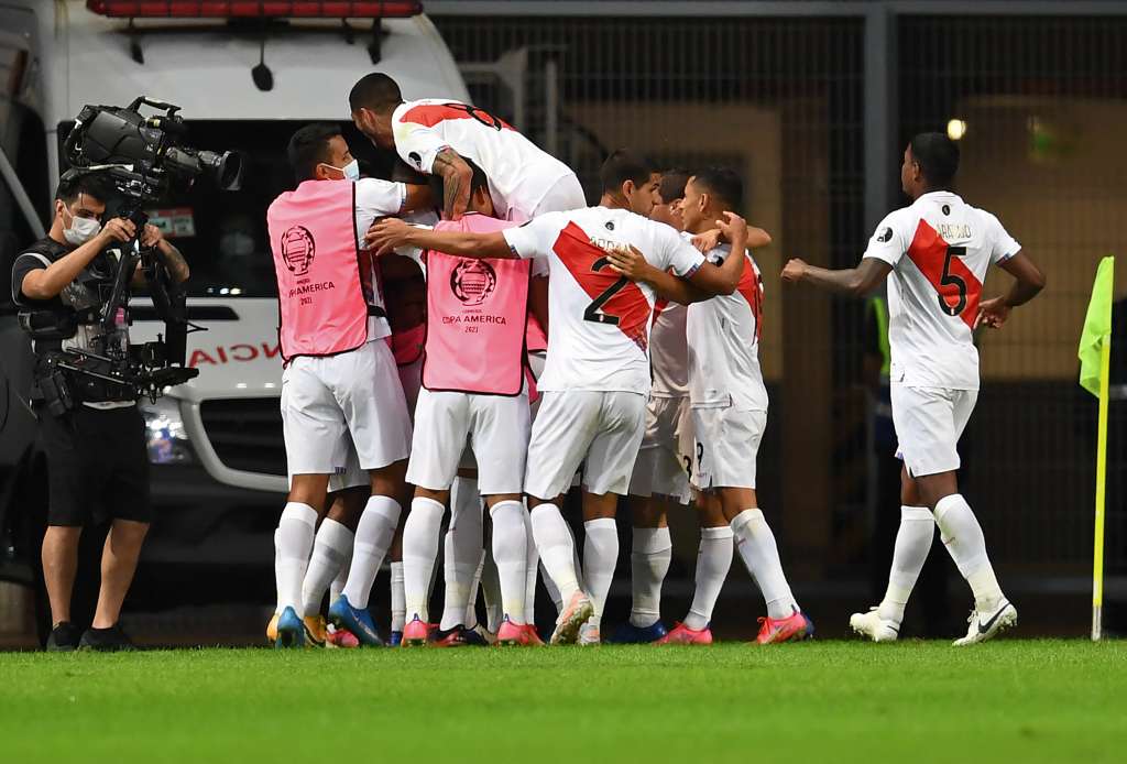 COPA AMÉRICA: Peru elimina Venezuela e avança em segundo lugar no grupo do Brasil