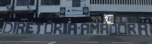 Sem bombas, torcida da Ponte Preta protesta no Majestoso: 