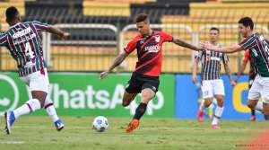 Fluminense 1 x 4 Athletico-PR - As trocas funcionaram, para quem mudou primeiro