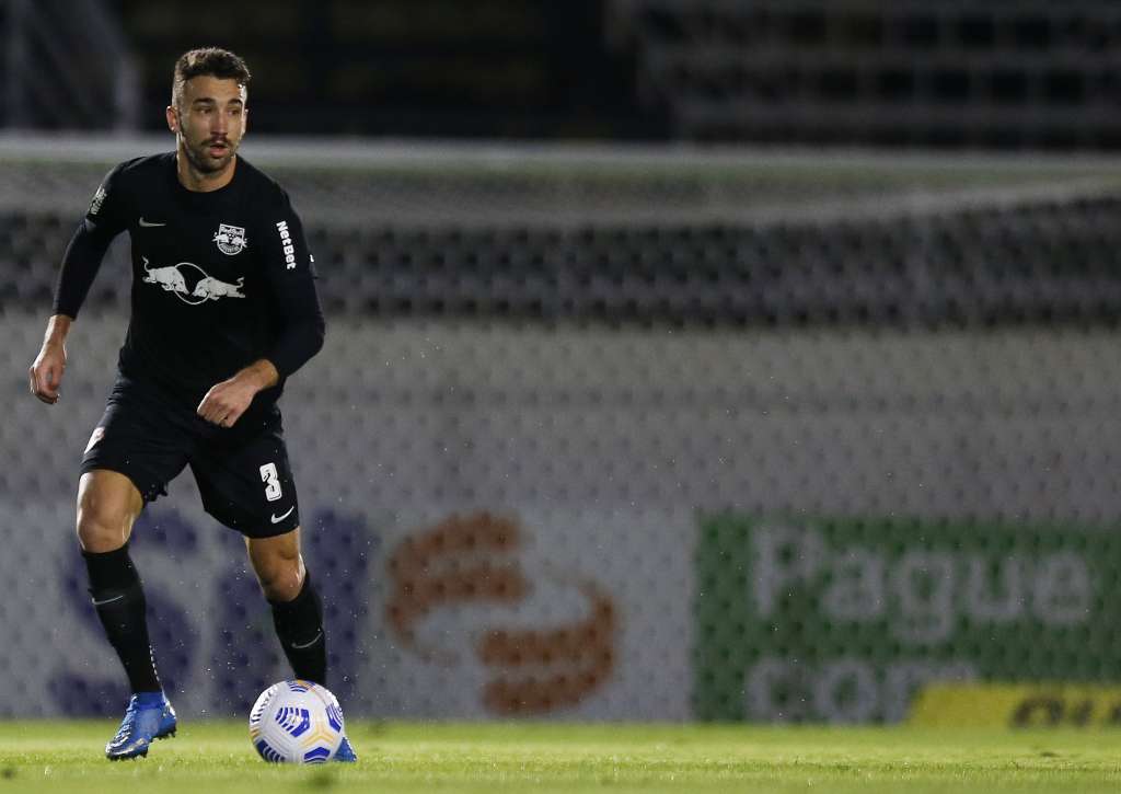 Zagueiro vai completar 100 jogos com a camisa do Massa Bruta no Maracanã