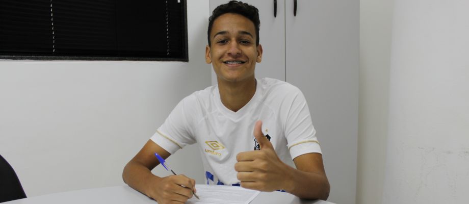 Sem espaço com Fernando Diniz, meia do Santos deve acertar com rival do Brasileirão